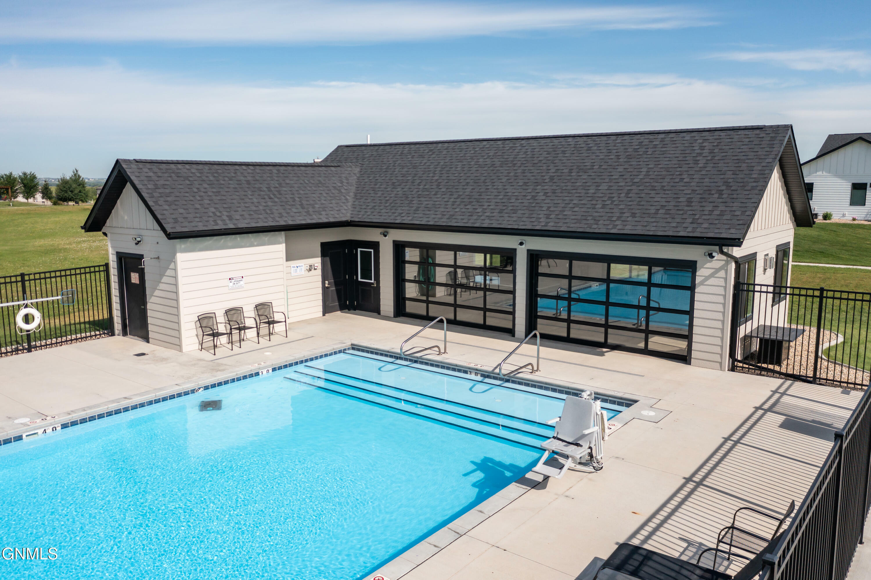 Property Photo: 3515 Palmer Place ND 58503