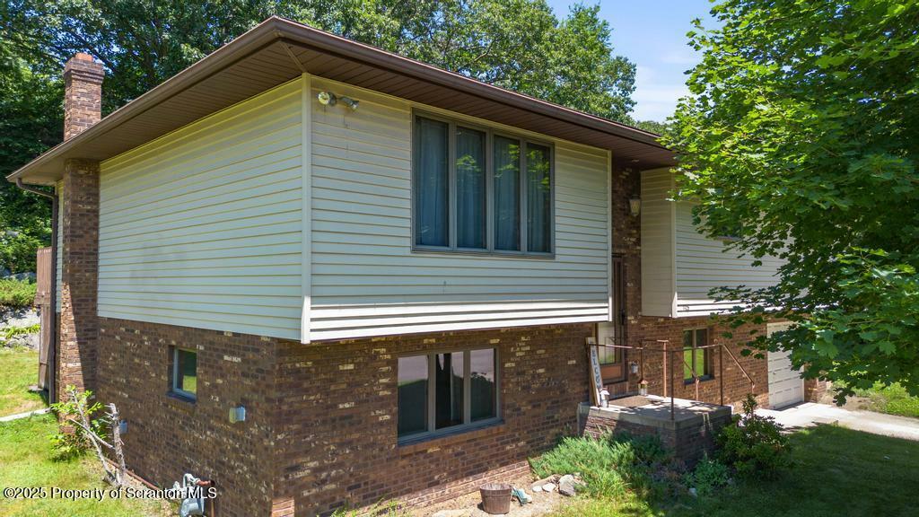 Property Photo: 1103 Quarry Road PA 18518