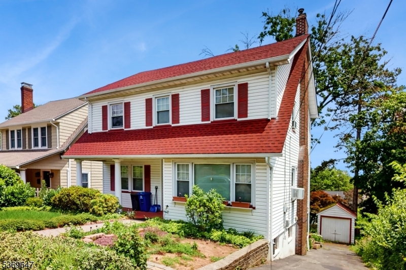 Property Photo:  4 Yale Ter  NJ 07052 