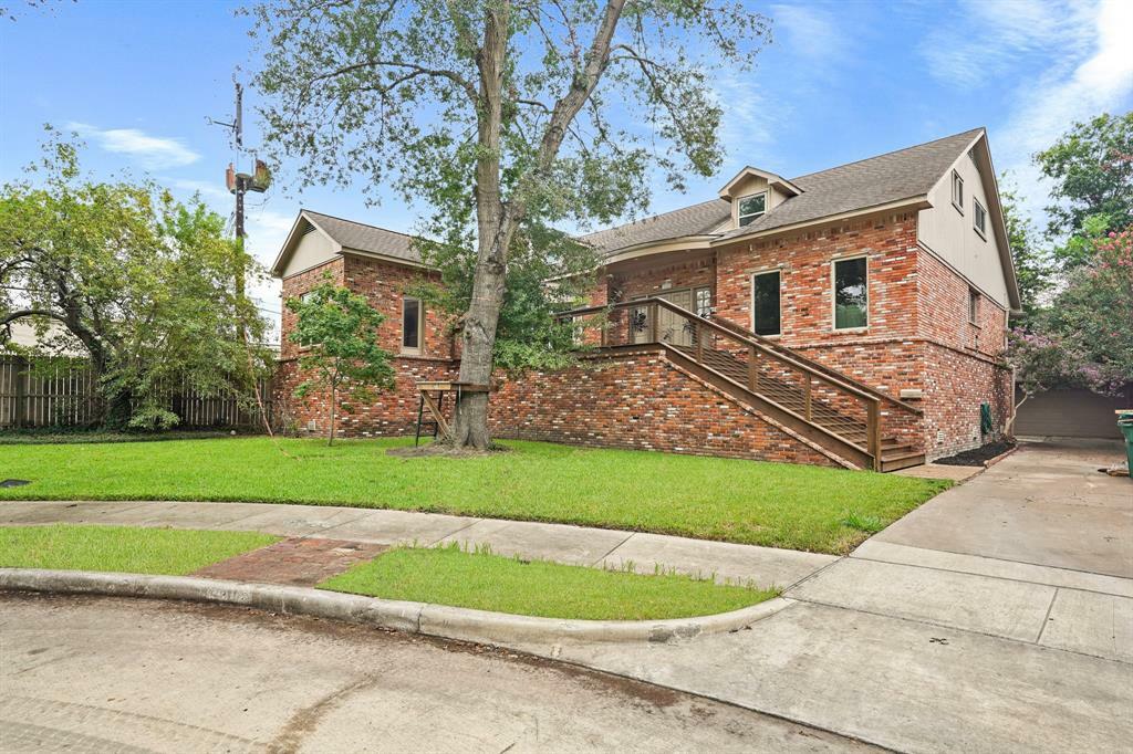 Property Photo: 9703 Oasis Drive TX 77096