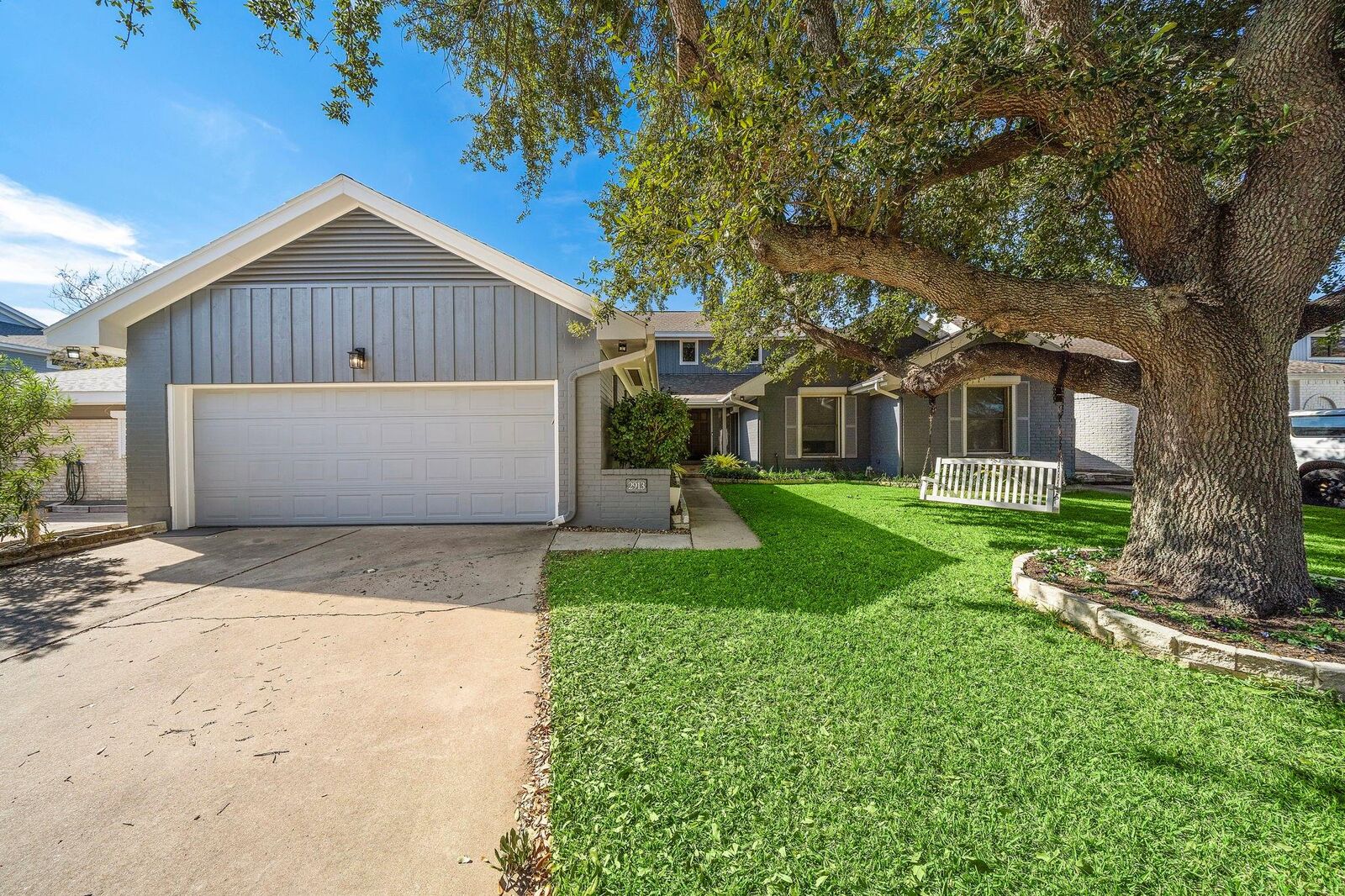 Property Photo: 2913 Beluche Drive TX 77551