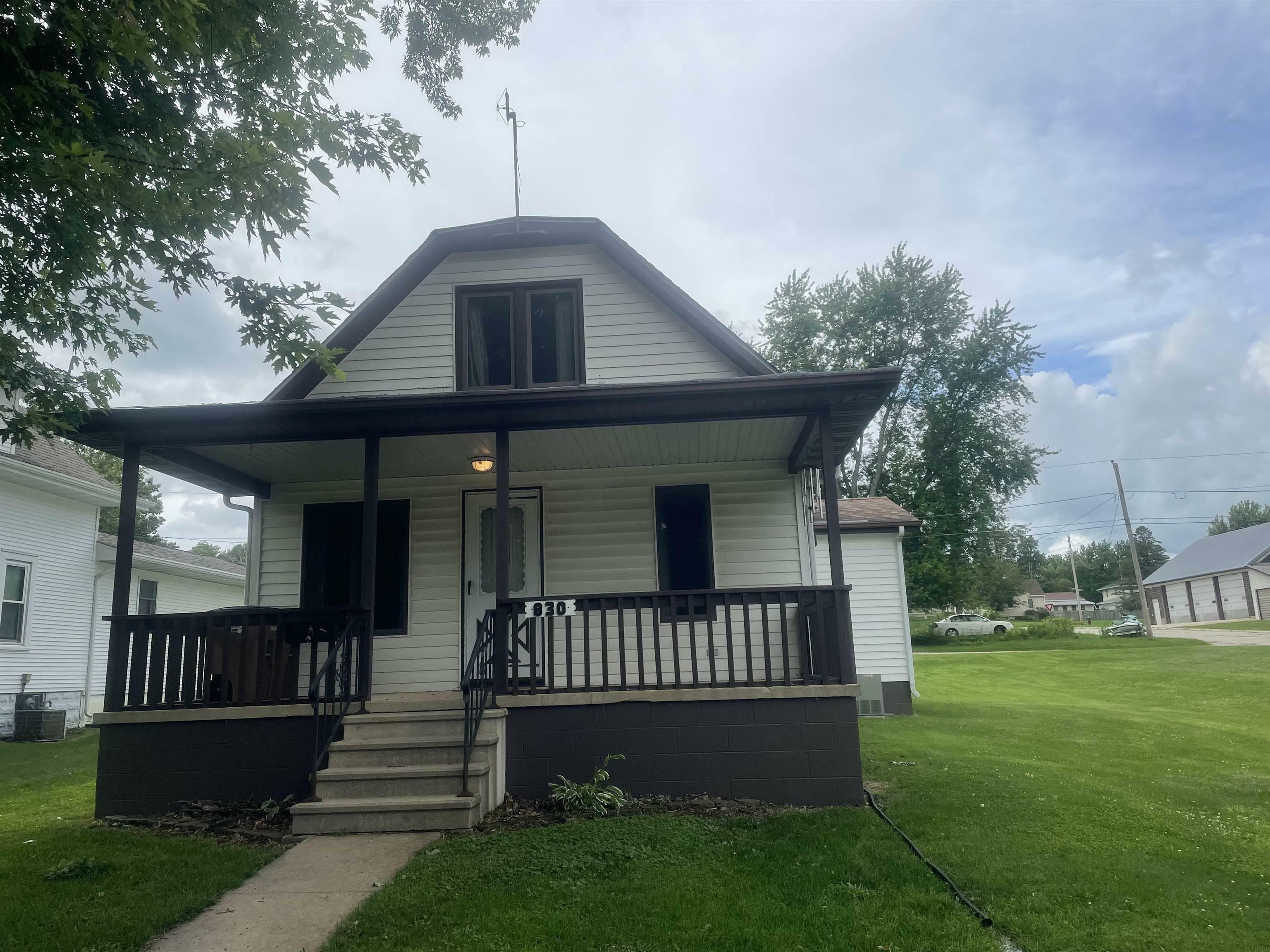 830 NE 2nd Avenue  Oelwein IA 50662 photo