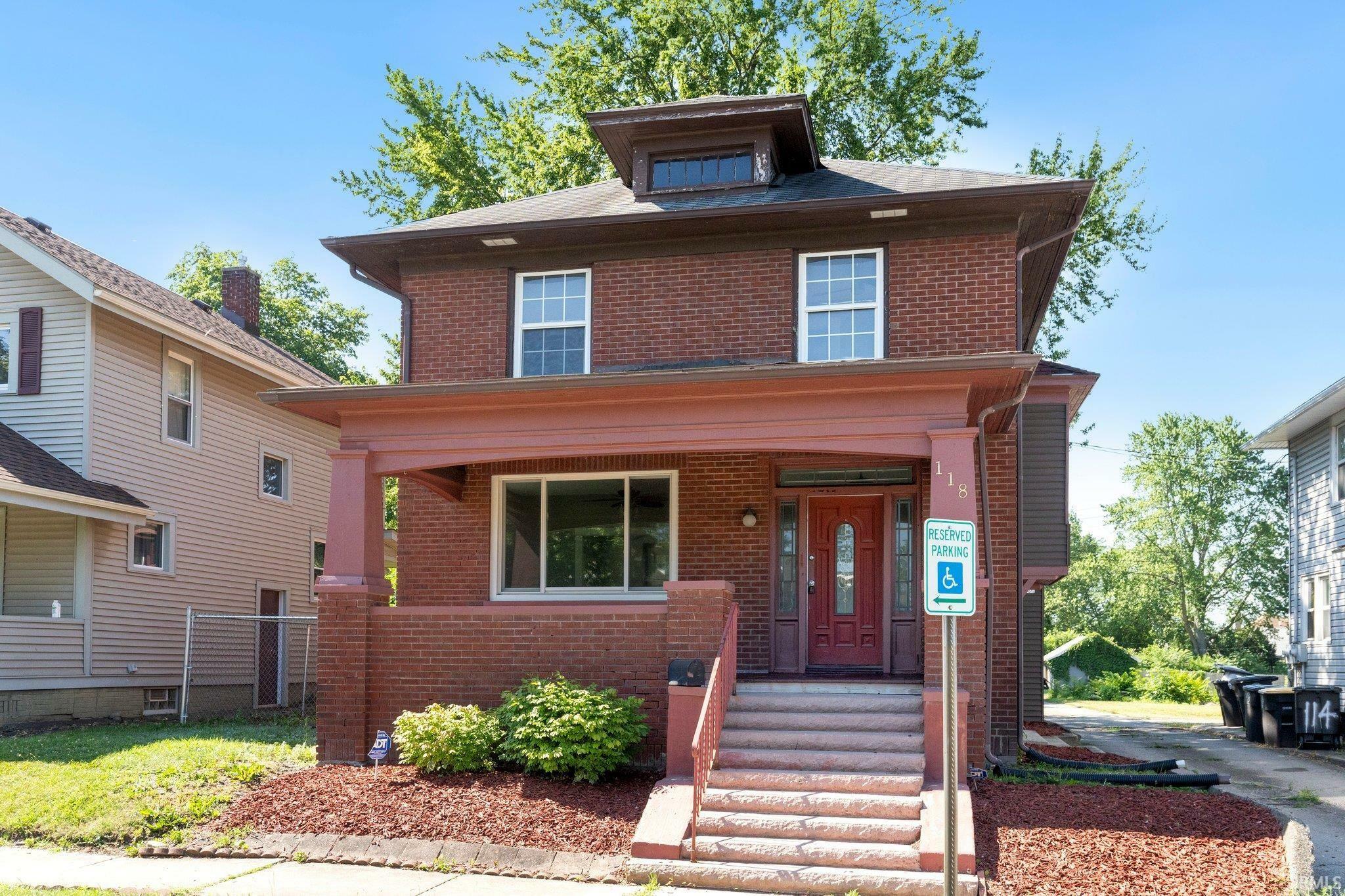 Property Photo: 118 E Wildwood Avenue IN 46806