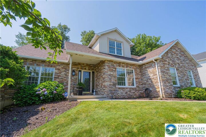 60 Clairmont  Palmer Twp PA 18045 photo