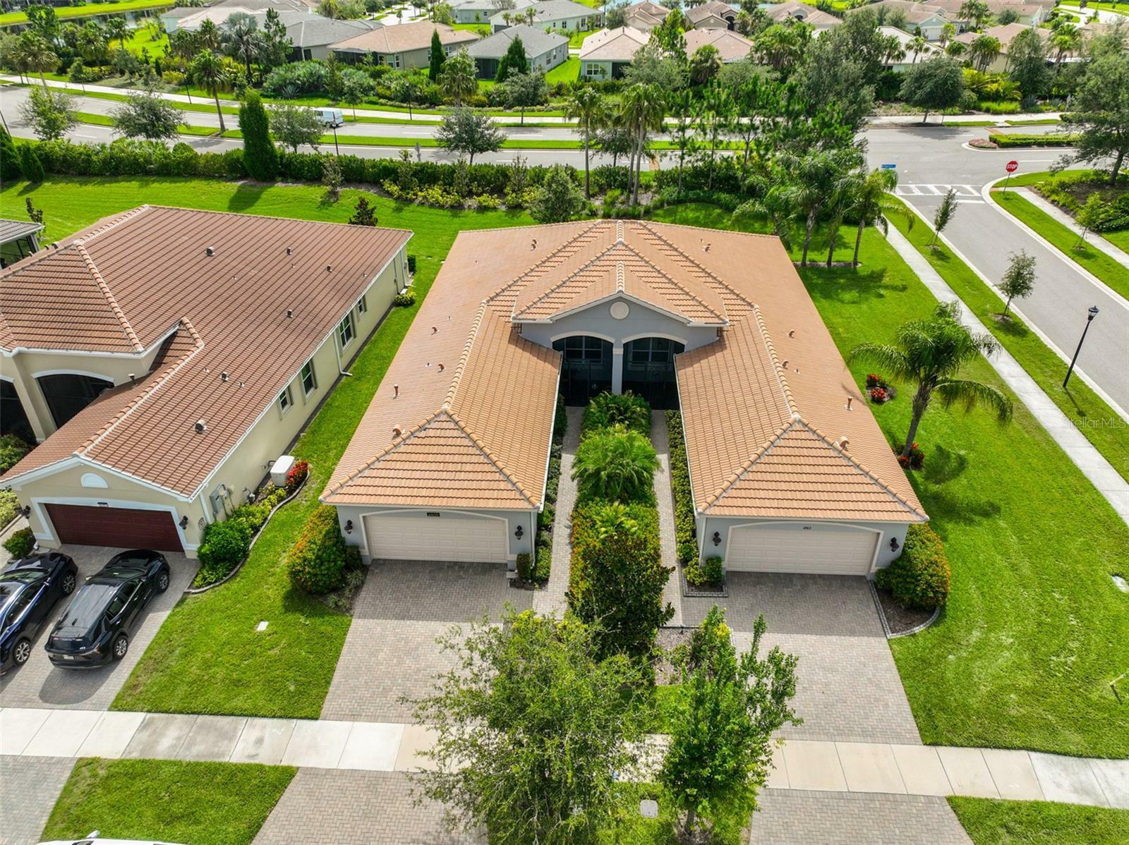 Property Photo: 4905 Avila Lakes Drive FL 33598