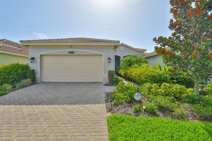 4905 Avila Lakes Drive  Wimauma FL 33598 photo