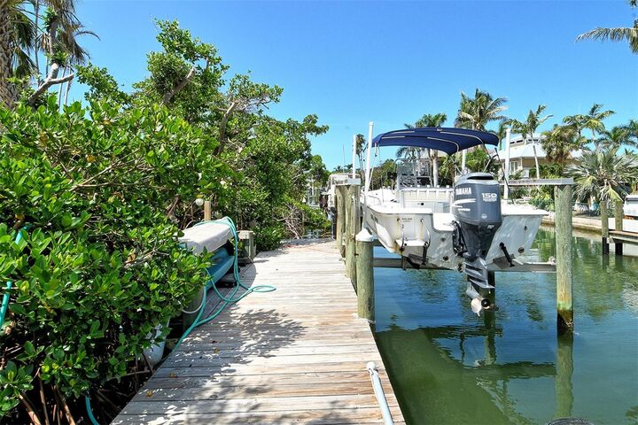 Property Photo: 701 Marbury Lane FL 34228