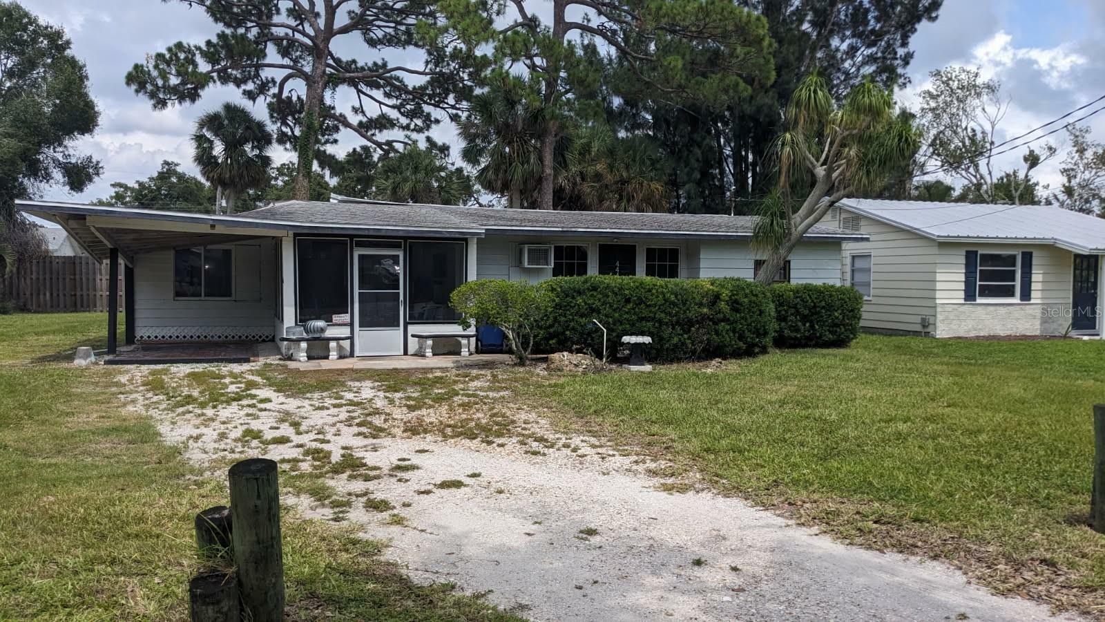 Property Photo: 444 Washington Avenue FL 34229