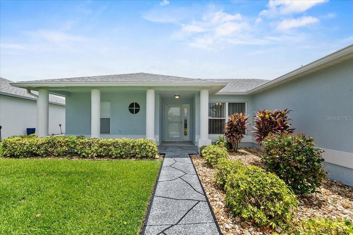 Property Photo: 5771 Macaw Place FL 33809
