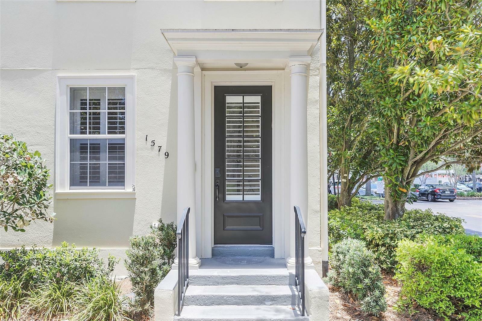Property Photo: 1579 Chatfield Place FL 32814