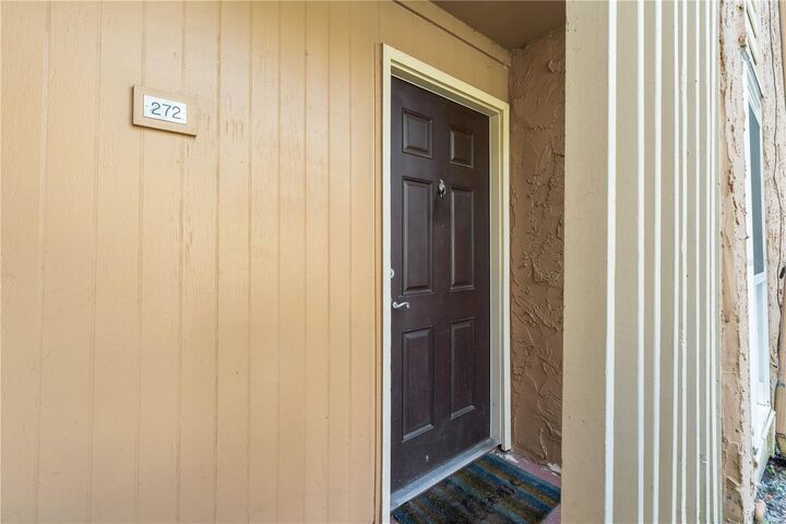 Property Photo:  1810 NW 23rd Boulevard 272  FL 32605 