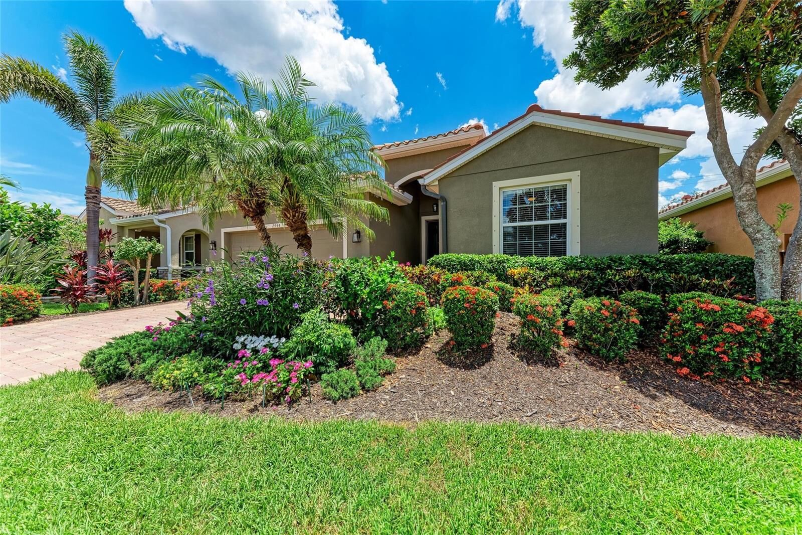 Property Photo:  2944 Oriole Drive  FL 34243 