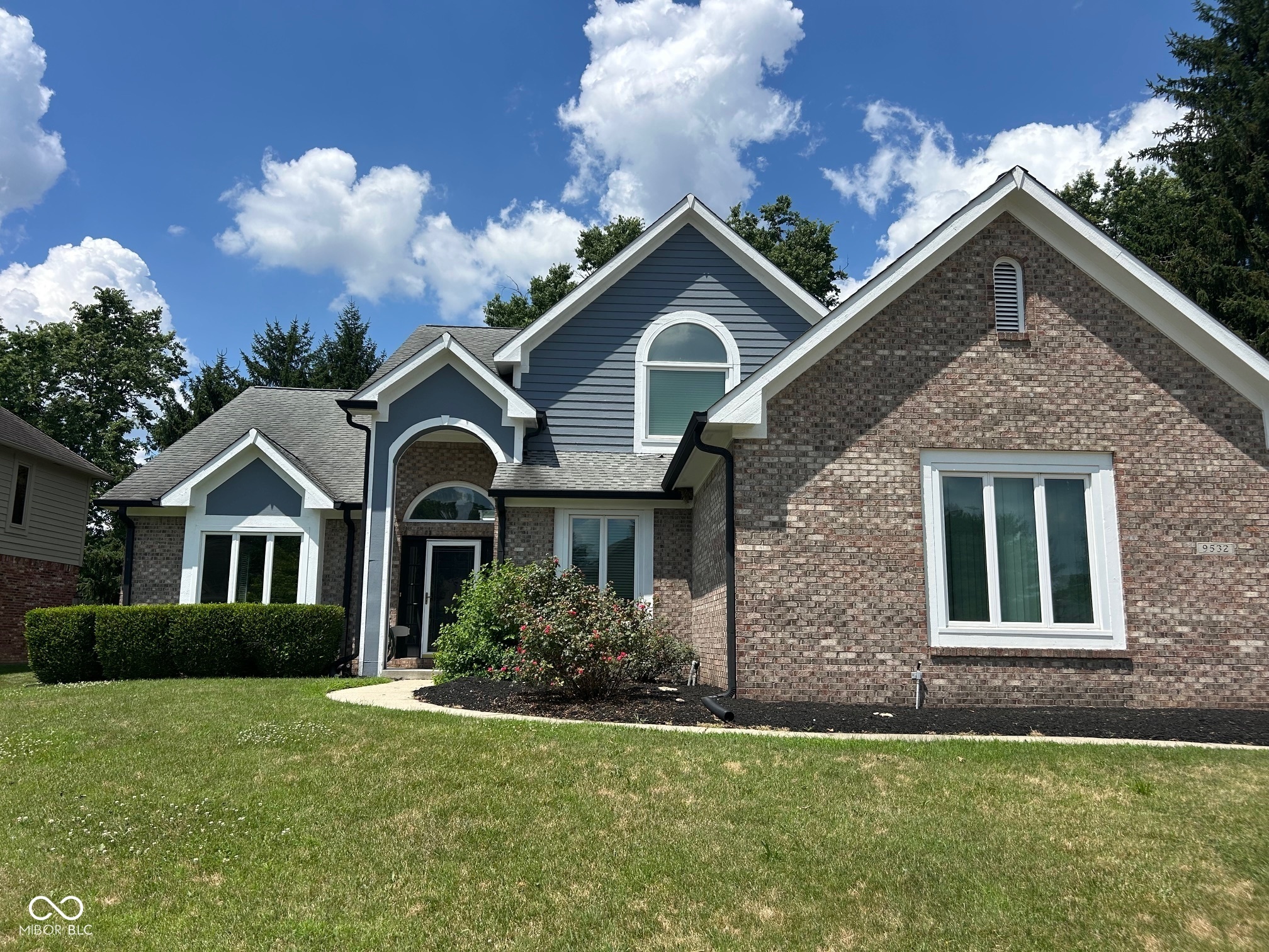 Property Photo: 9532 Pinecreek Drive IN 46256
