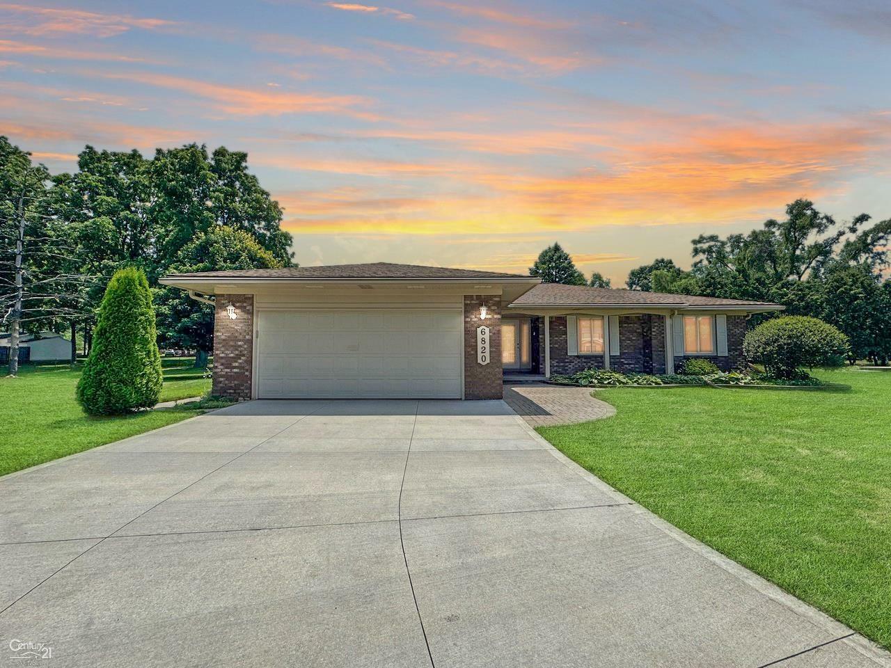 Property Photo: 6820 Emerald Shores Drive MI 48085