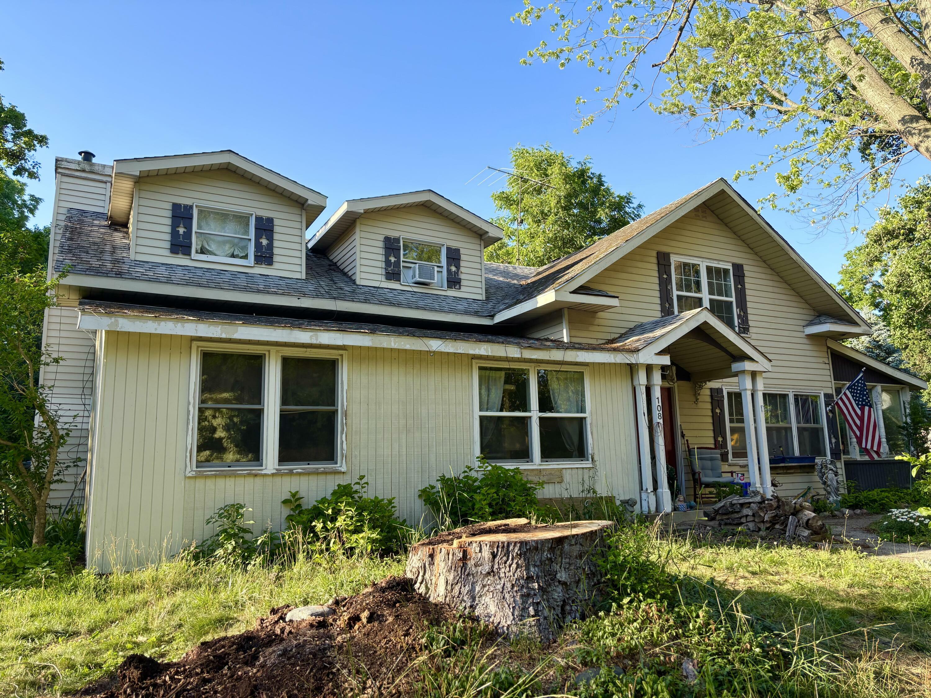 Property Photo: 108 S Union Street MI 49406