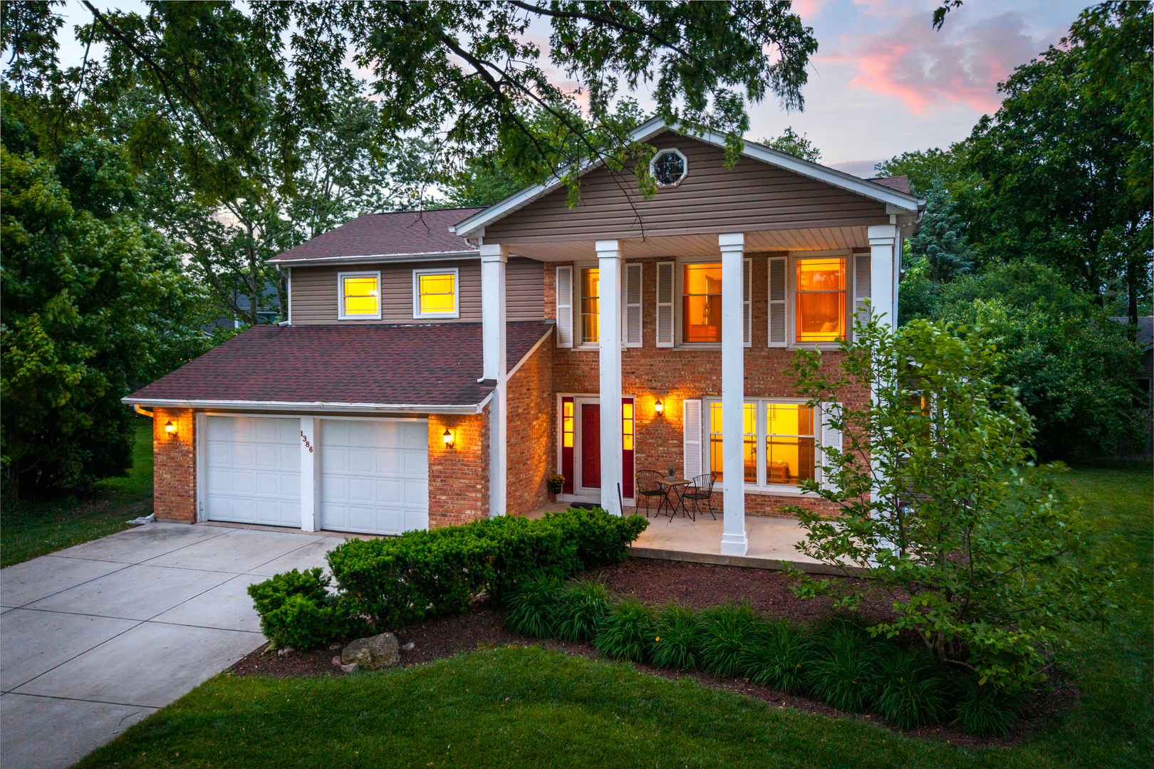 Property Photo:  1386 Old Dominion Court  IL 60540 