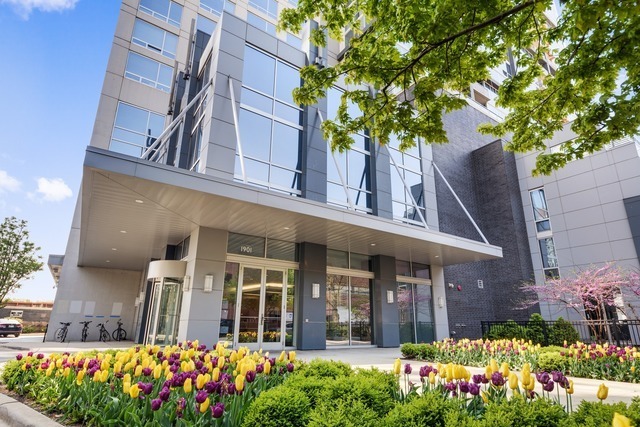 Property Photo: 1901 S Calumet Avenue 1008 IL 60616