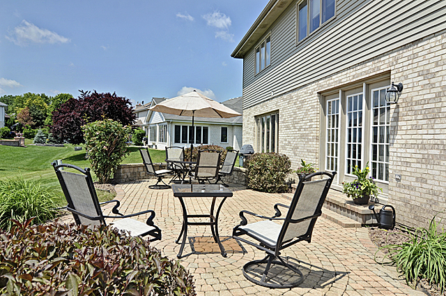 Property Photo: 2301 Kerry Lane IL 60561
