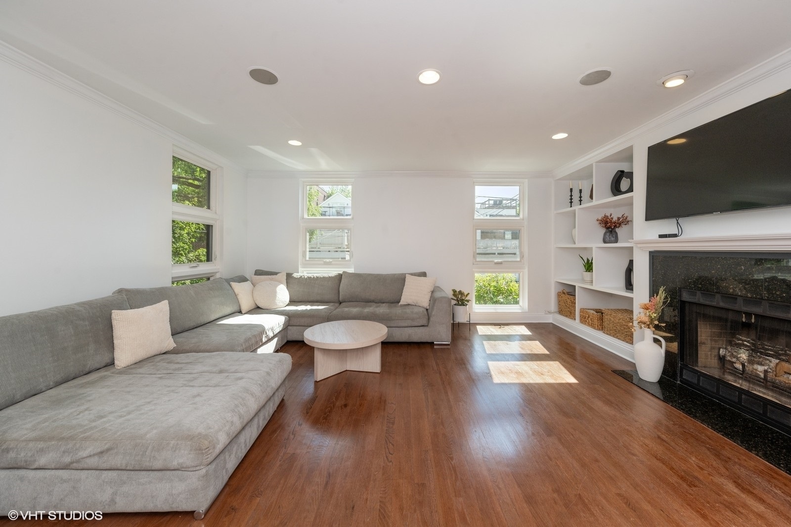 Property Photo: 1719 N Halsted Street C IL 60614