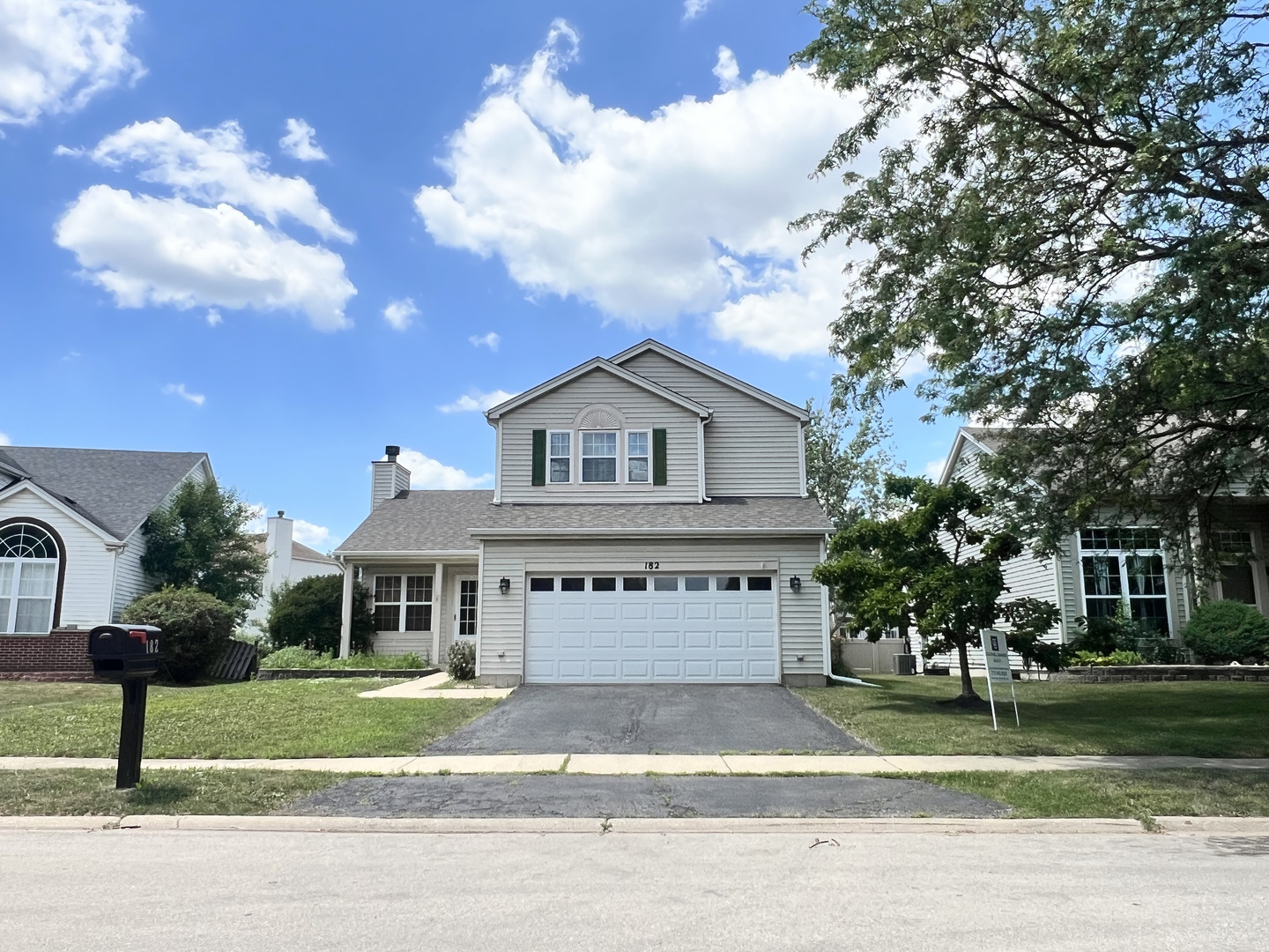Property Photo: 182 Cherrywood Court IL 60446