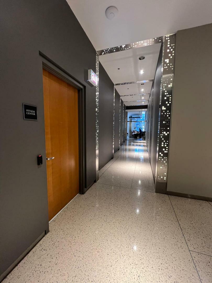 Property Photo: 700 N Larrabee Street 1701 IL 60654