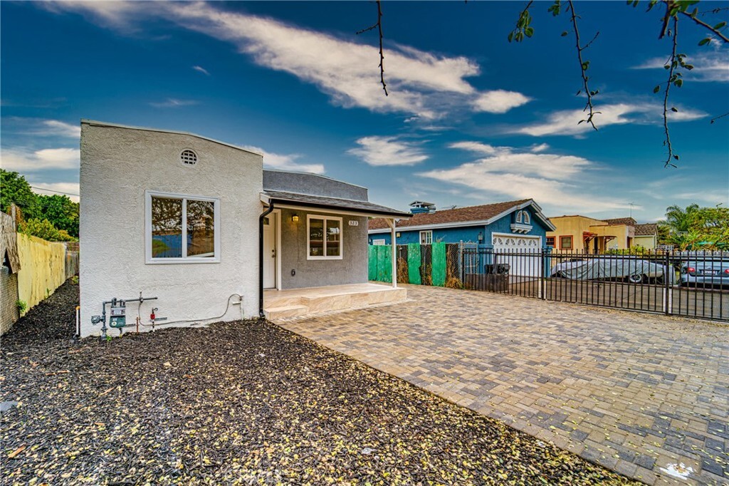 Property Photo:  323 E 93rd Street  CA 90003 