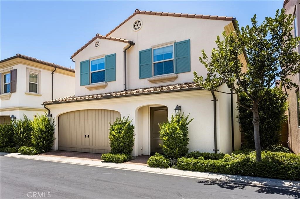 Property Photo: 38 Larkfield CA 92620