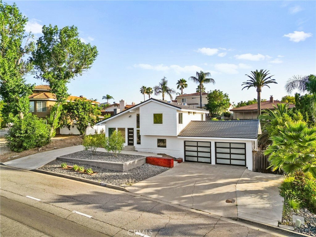 Property Photo:  22473 Canyon Lake Drive S  CA 92587 