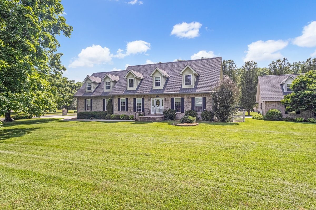 Property Photo: 220 Winton Way Rd TN 37355