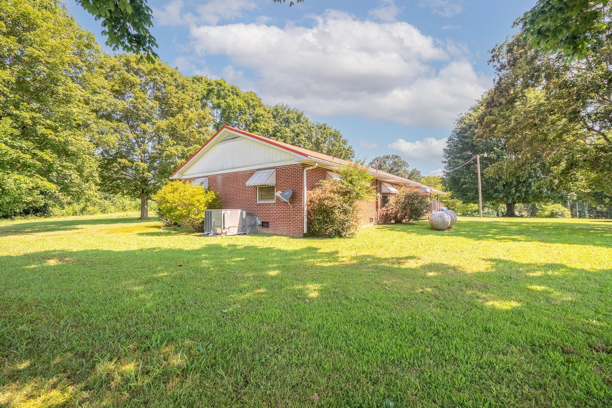 Property Photo: 484 Rascaltown Rd TN 38469
