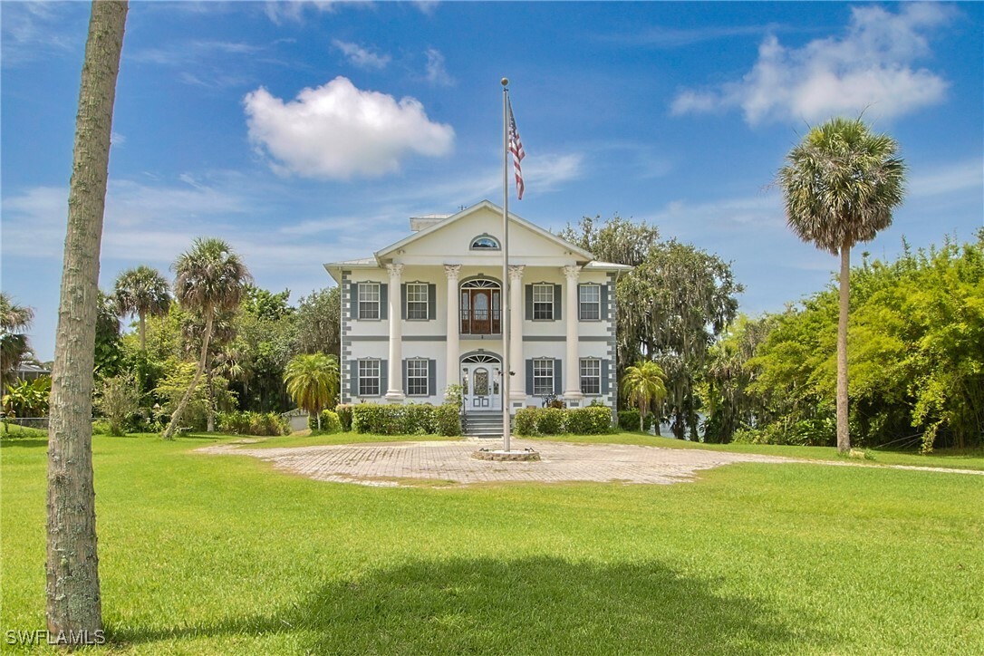 Property Photo: 21810 Pearl Street FL 33920