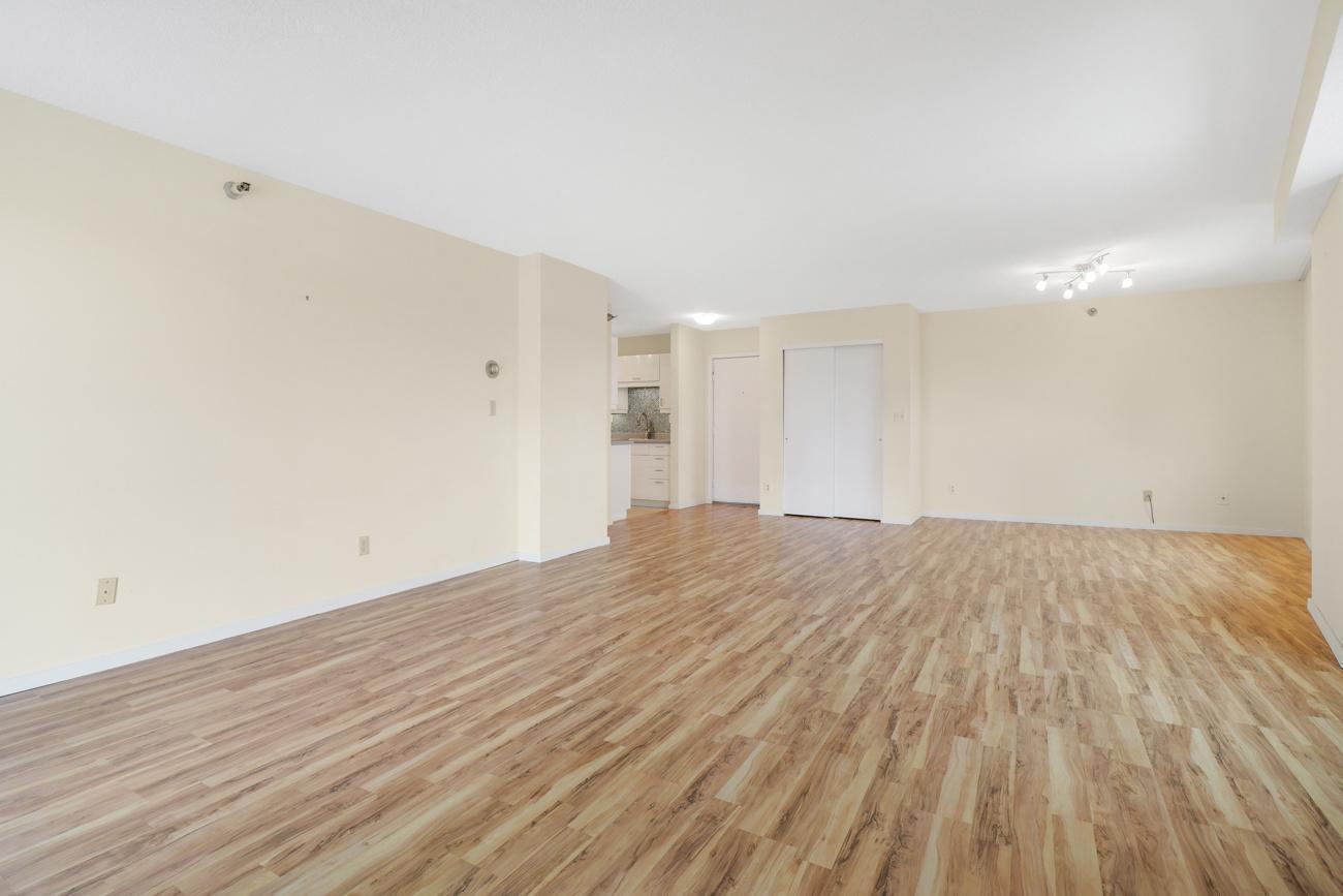 Property Photo:  66 9th Street E 1315  MN 55101 