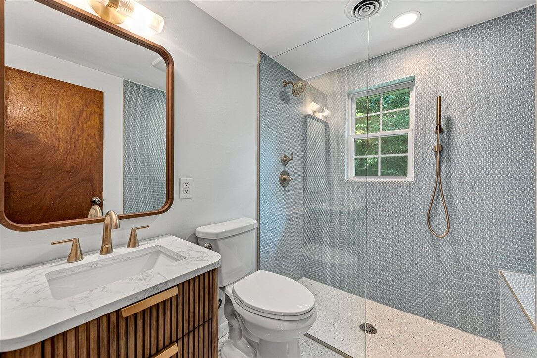 Property Photo: 1204 W Carter Street AR 72703