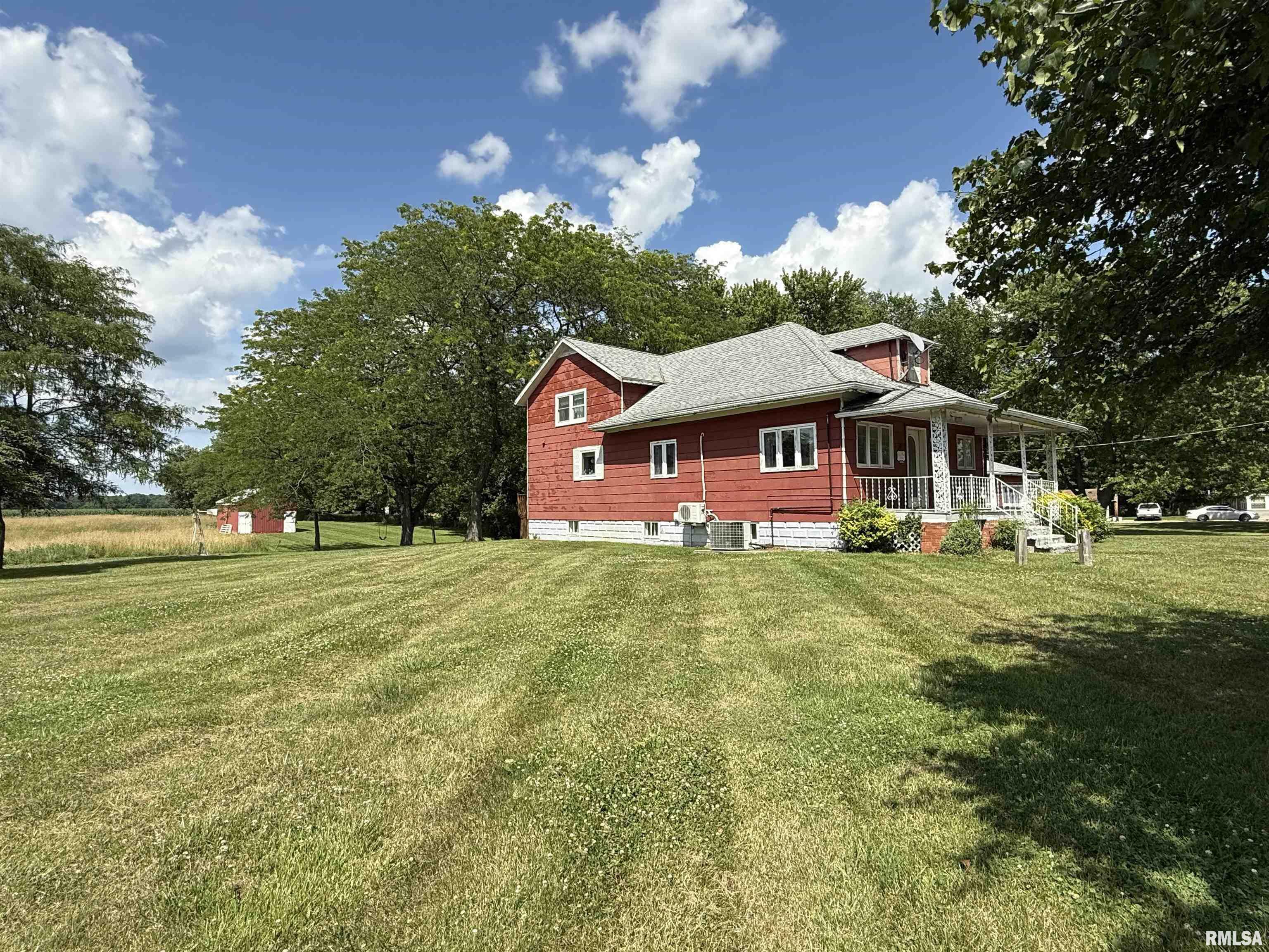 Property Photo: 22104 E County Highway 8 IL 61542