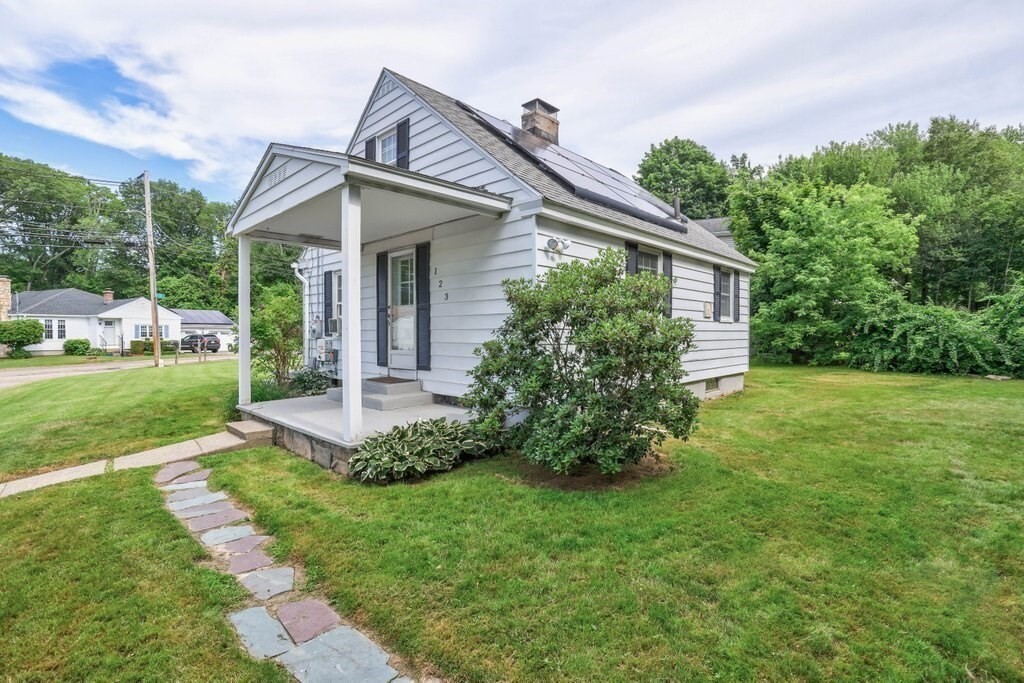 Property Photo: 123 Park Hill Ave MA 01527