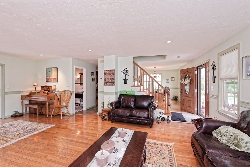 Property Photo:  11 Azalea Ln 11  MA 01752 