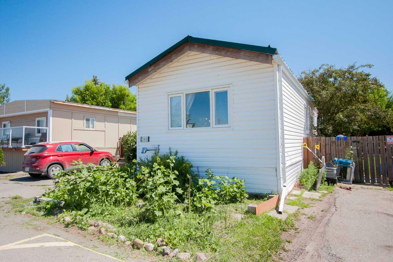Property Photo: 240 Polar Ave NE AB T1V 1J5