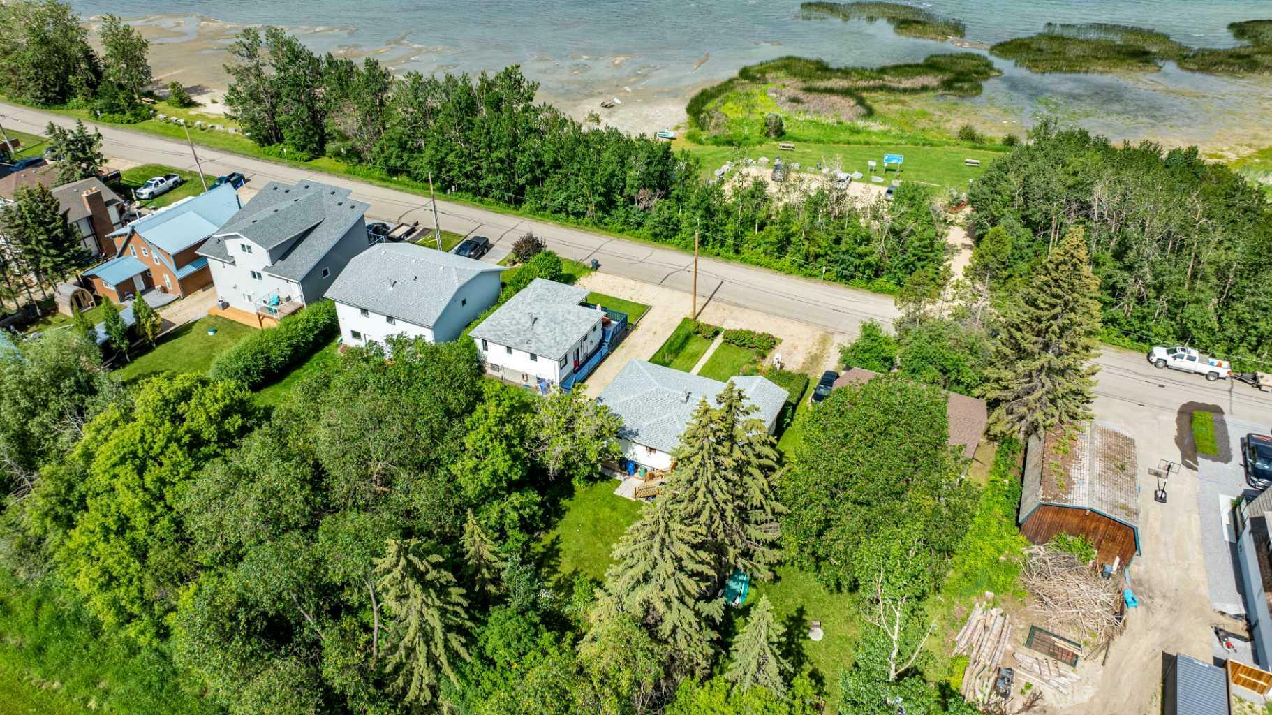 Property Photo: 31 Jarvis Bay Drive AB T4S 1R8