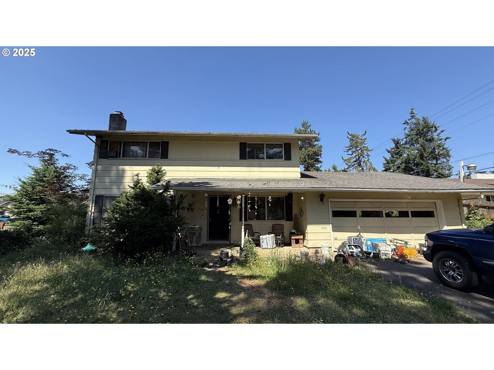 Property Photo: 935 S River Rd OR 97424