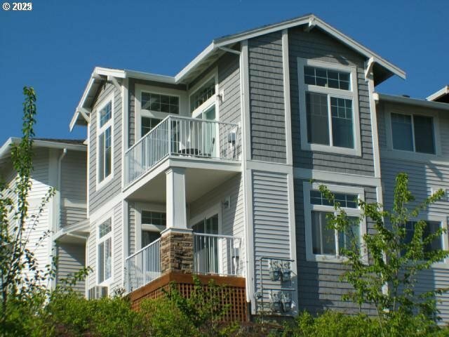 Property Photo: 14735 SW Beard Rd 102 OR 97007