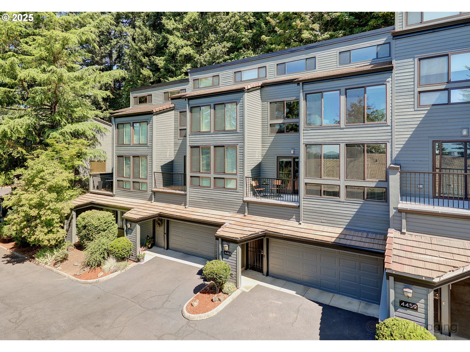 Property Photo: 4463 Thunder Vista Ln OR 97035