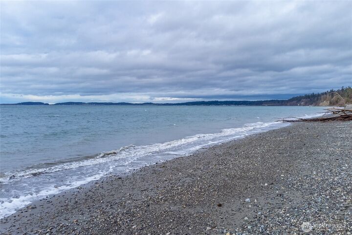 Property Photo: 42 E Sycamore Drive WA 98239