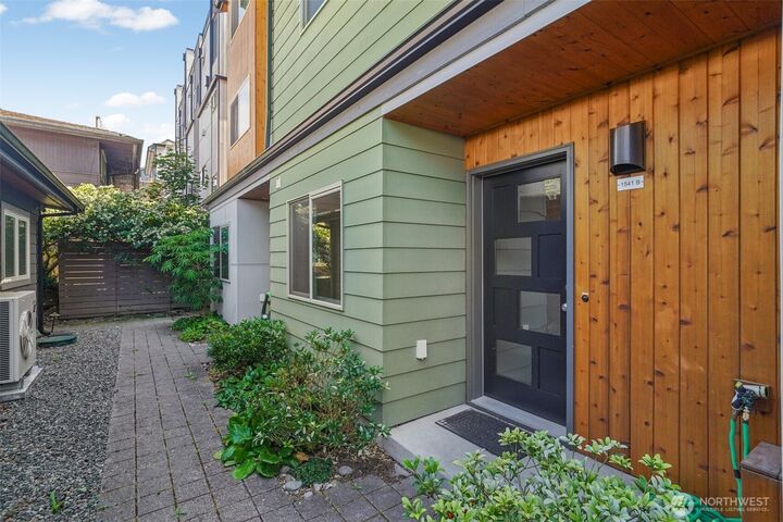Property Photo:  1541 B NW 90th Street  WA 98117 