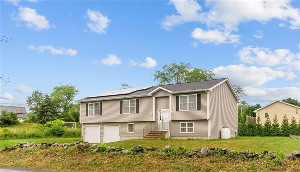 Property Photo:  11 Eric Court  RI 02871 