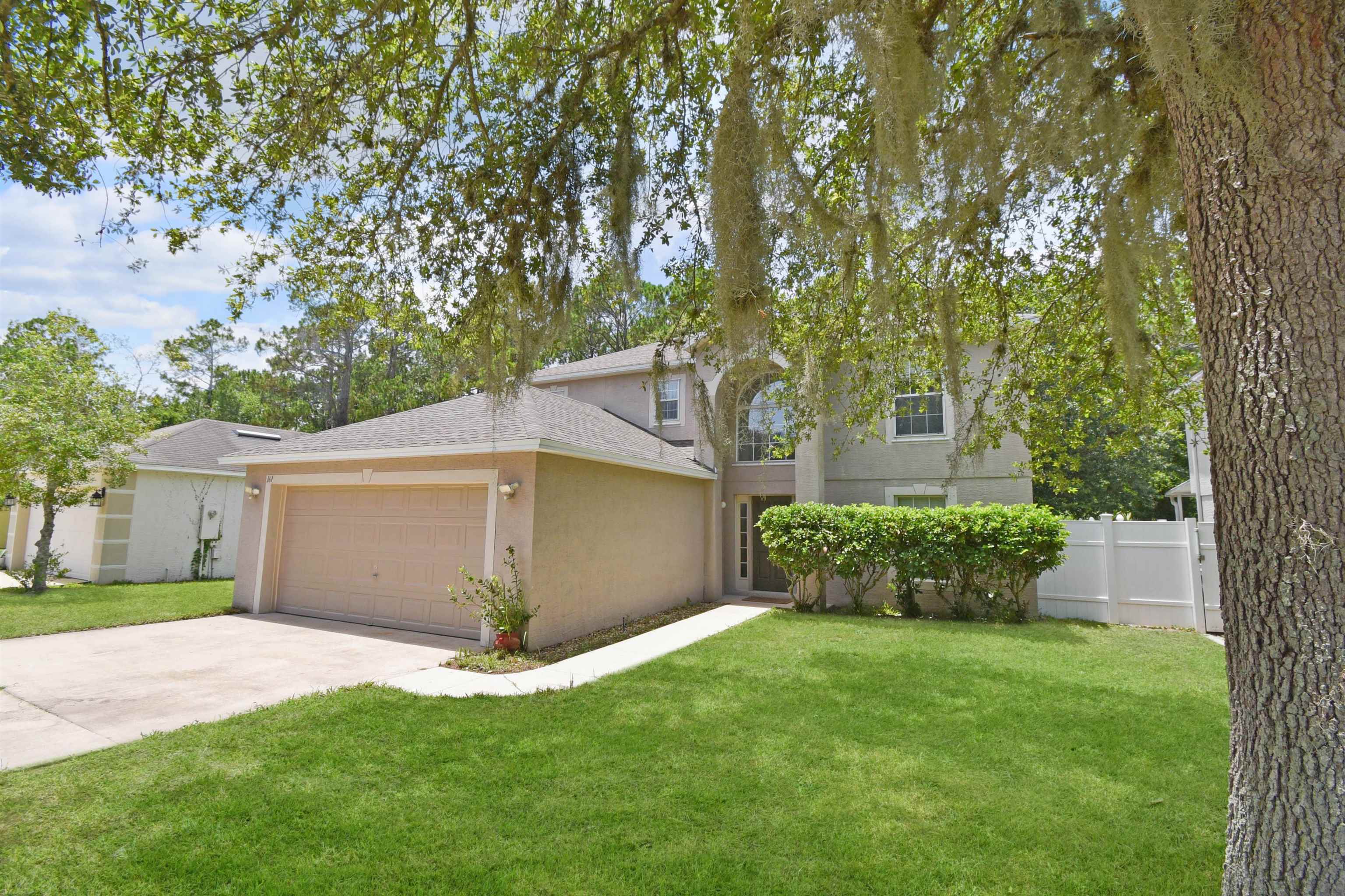 Property Photo: 161 King Arthur Ct FL 32086