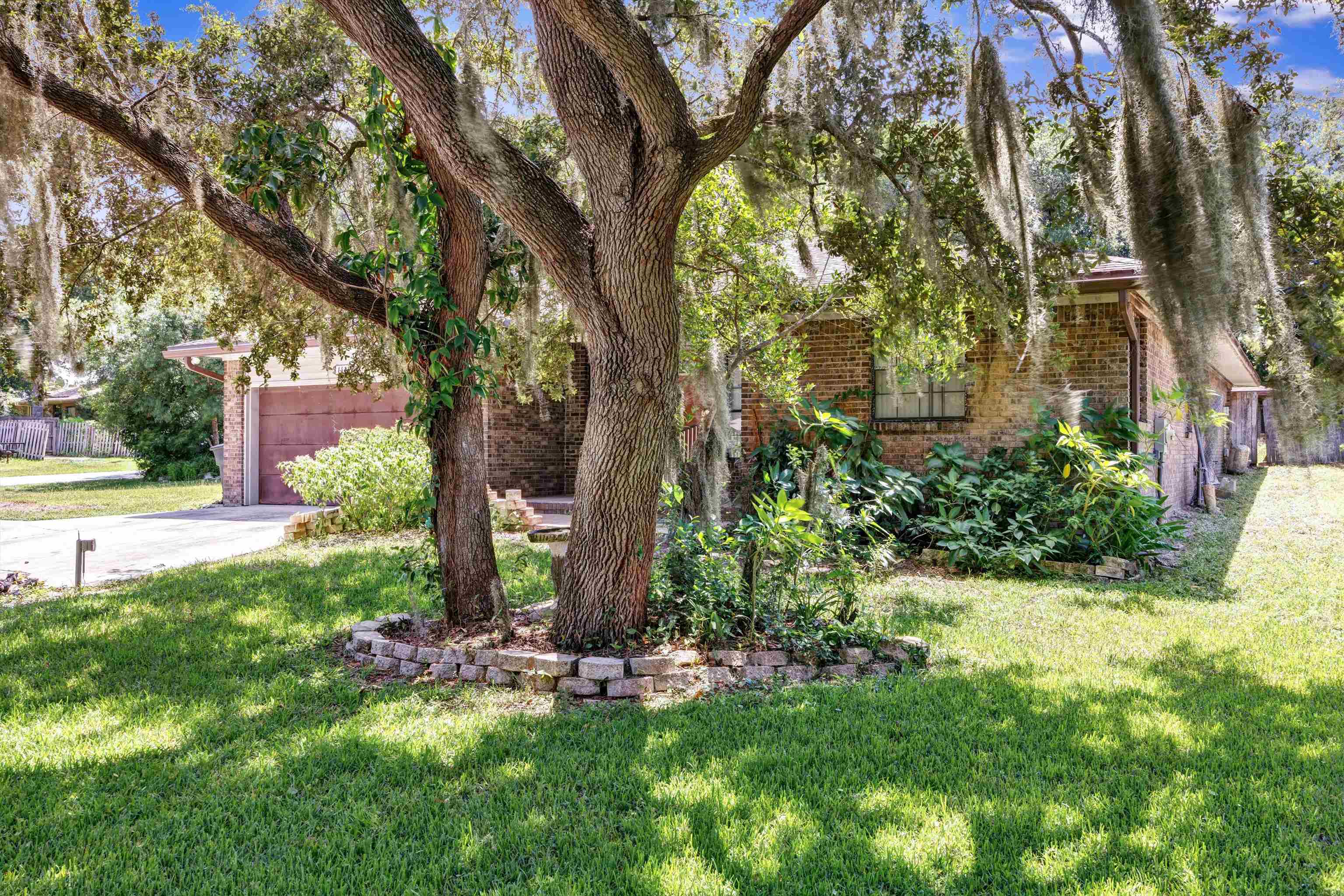Property Photo: 1411 San Rafael Ct FL 32080