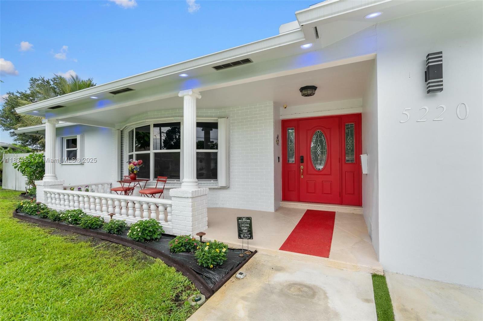 Property Photo: 5220 SW 6th St FL 33317