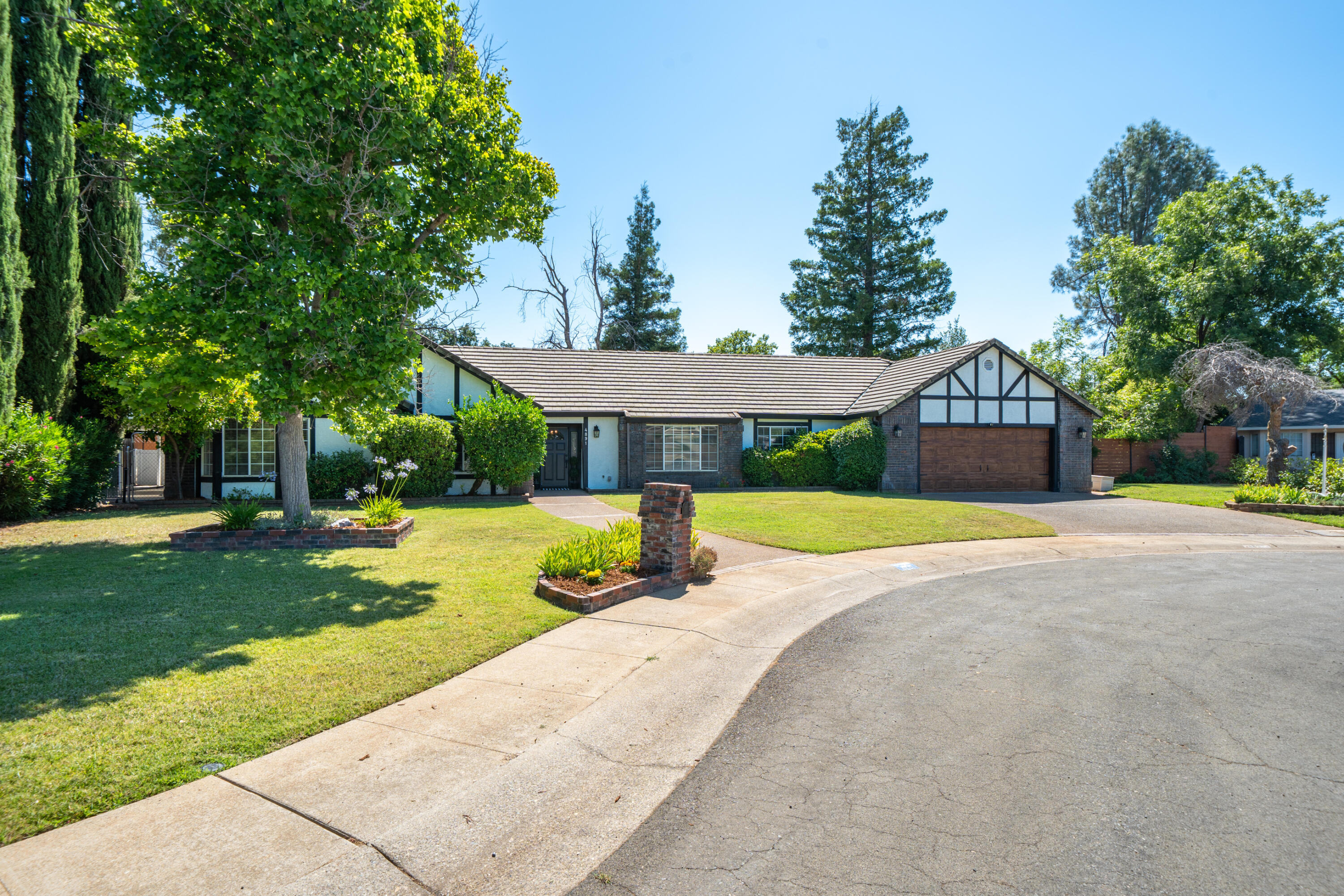 4891 Alta Saga Drive  Redding CA 96002 photo