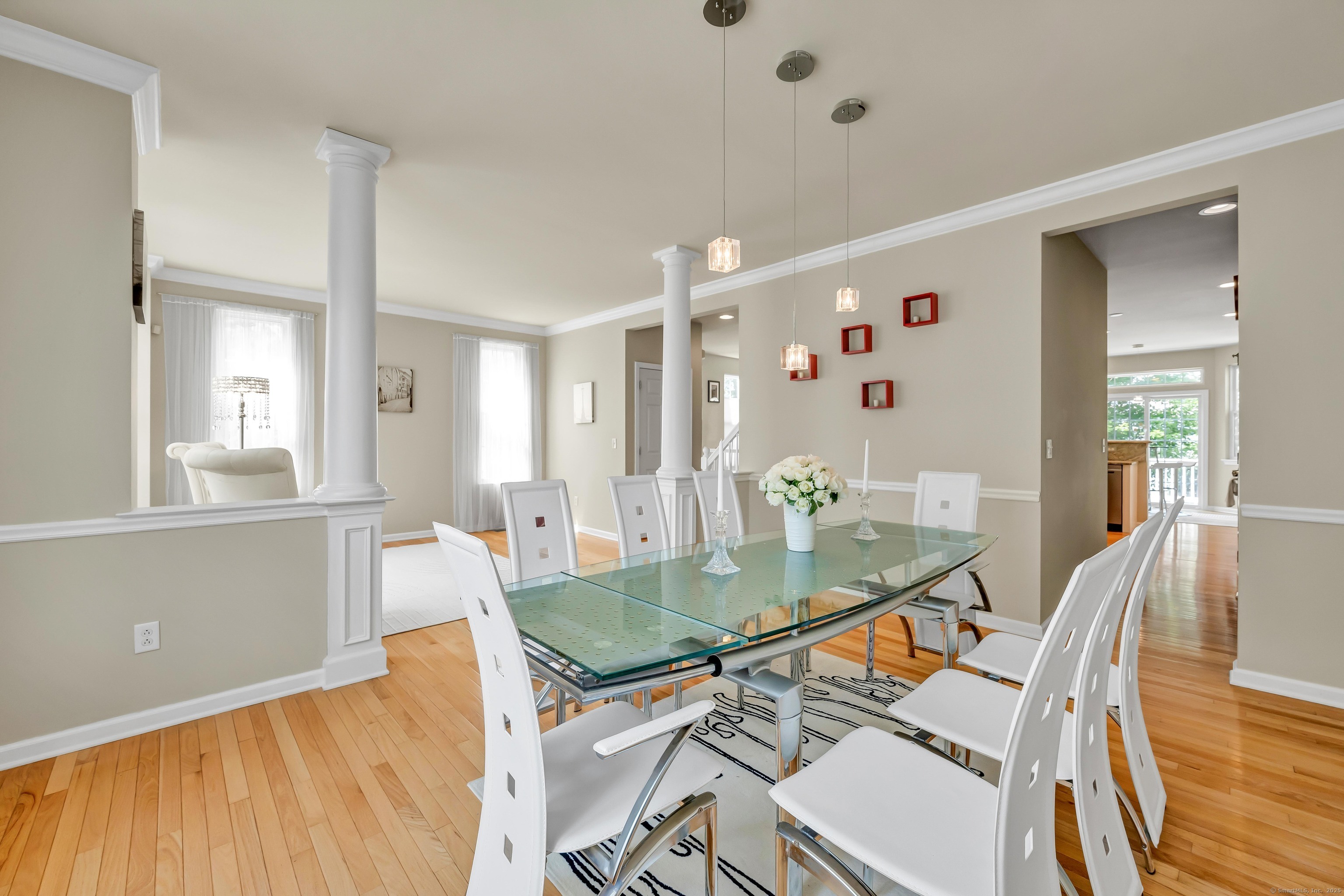 Property Photo: 8 Cambridge Drive 8 CT 06811