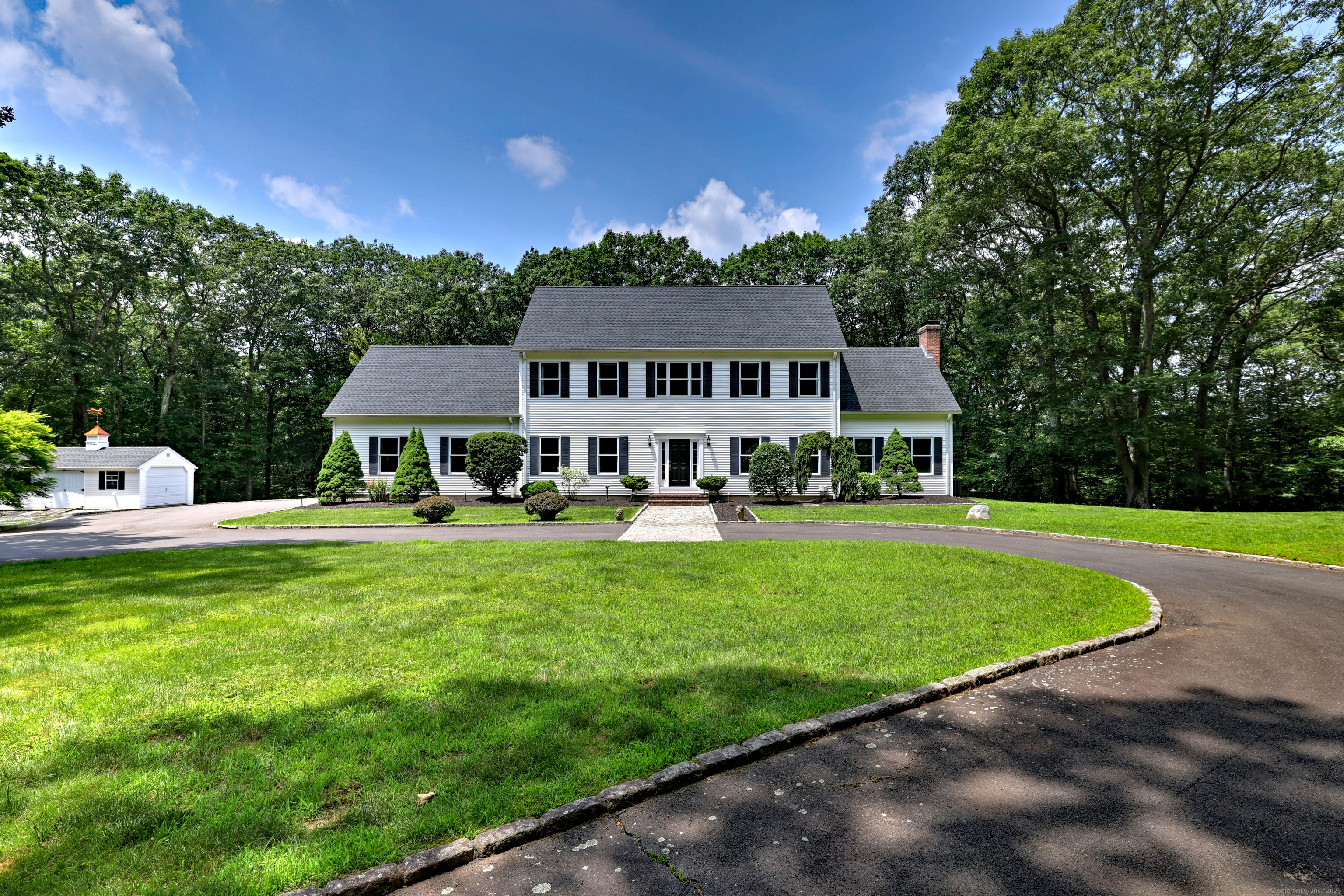 Property Photo:  330 Webb Circle  CT 06468 
